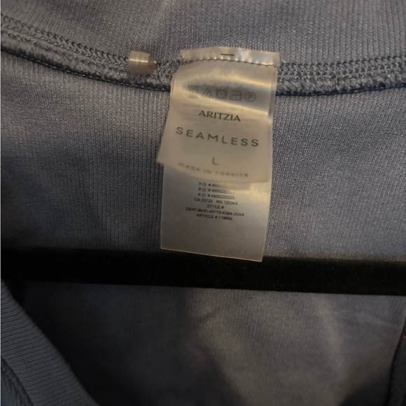 Aritzia V-Neck Crop Top Indigo - Sz. L - Picture 3 of 3